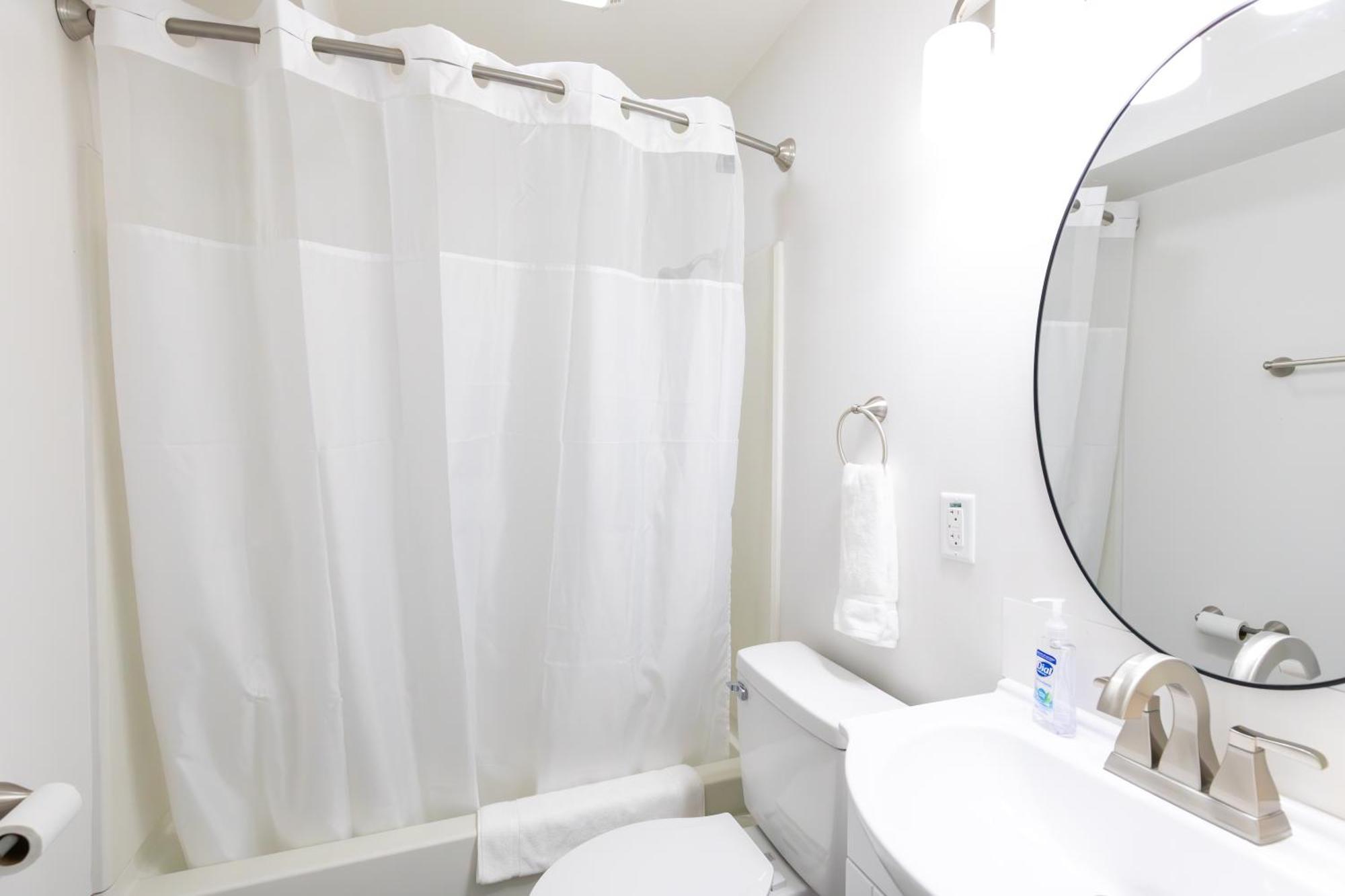 Anchor Bay Inn And Suites Sandusky Habitación foto